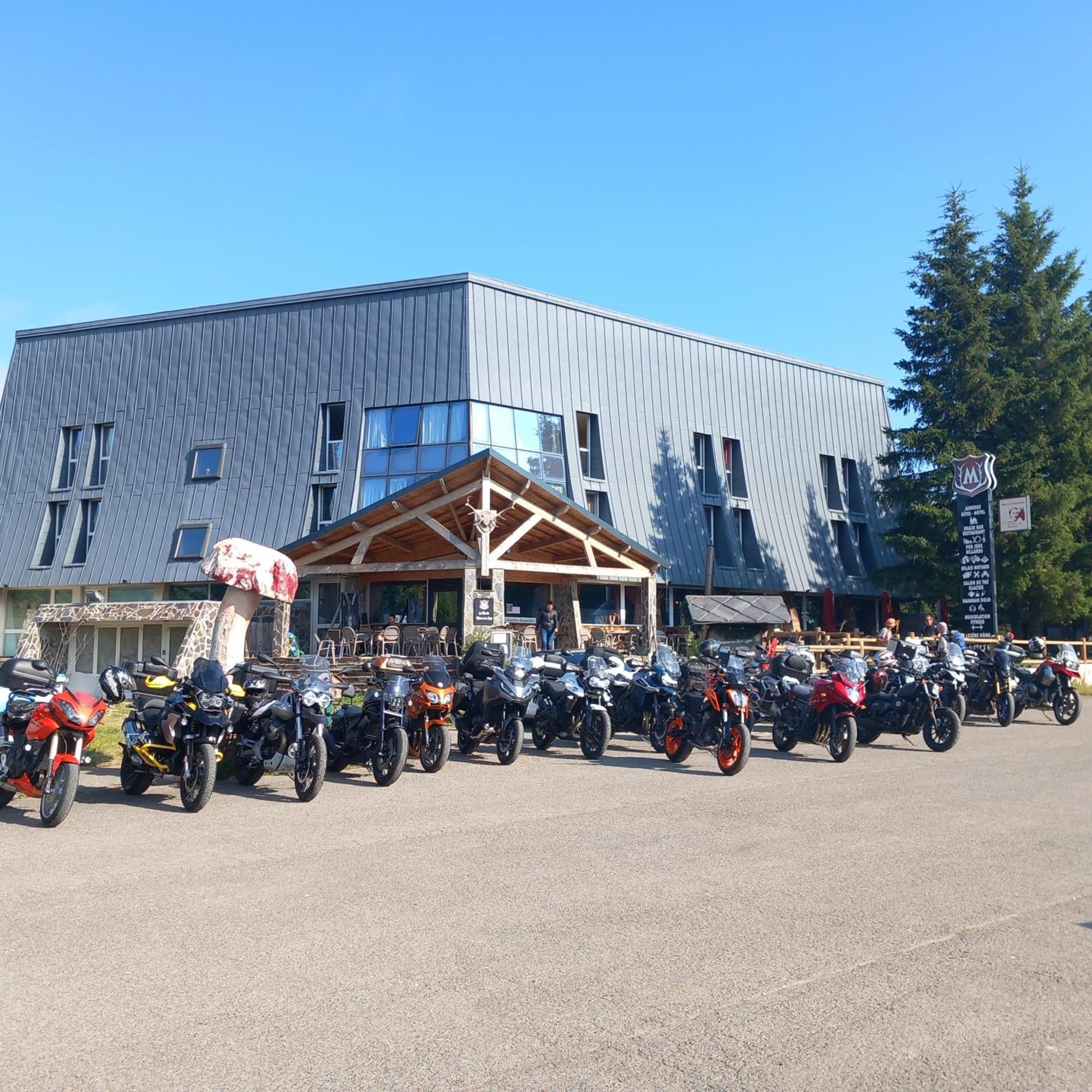 Hotel Montlo Relais Des Cerfs Cubieres Exteriér fotografie
